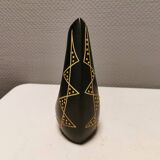 Sculptural black vase with yellow pattern from Hedebo Keramik Denmark 1950-1960s.