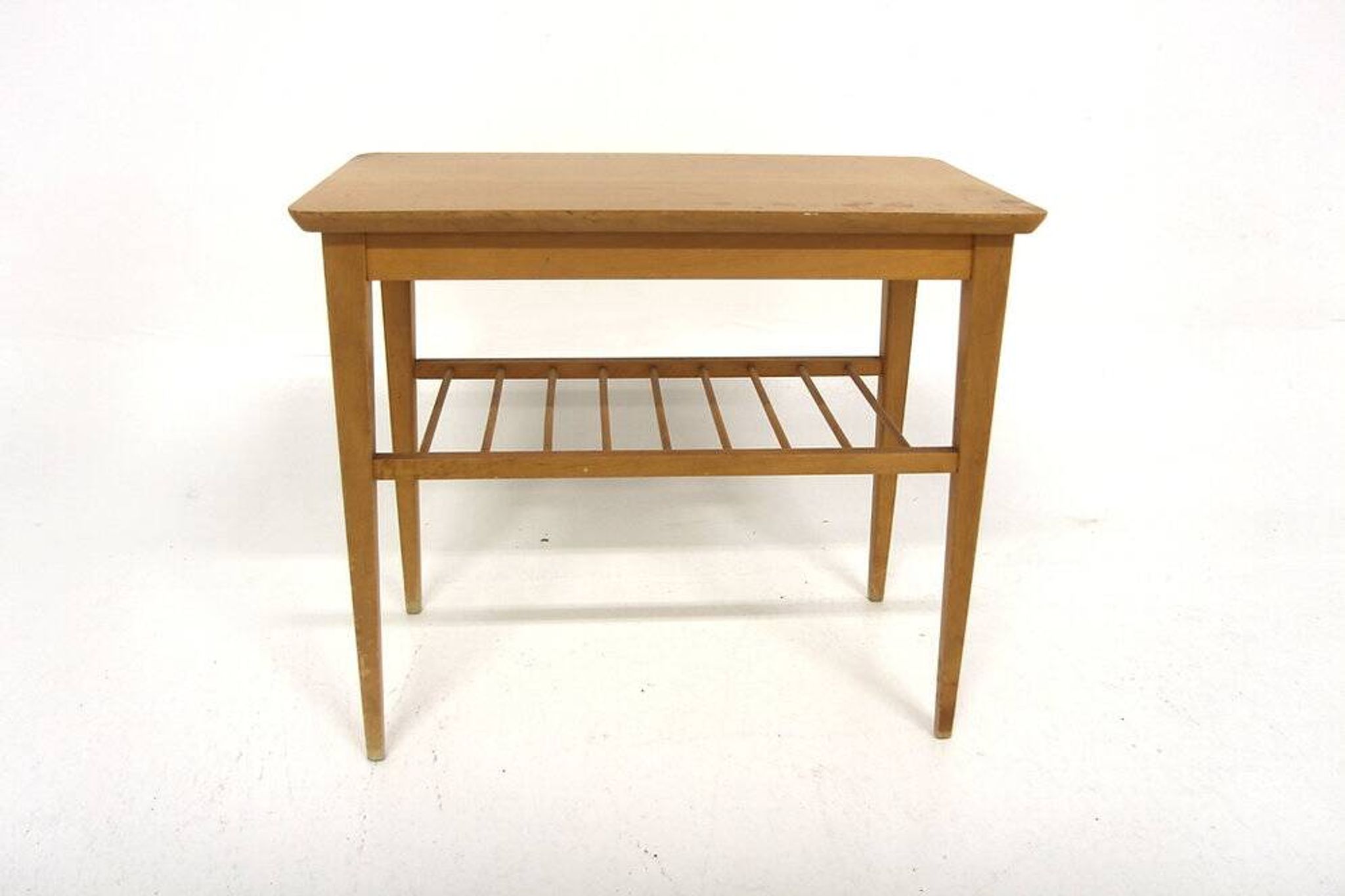 Table d'appoint en orme "Modèle 375", Swedish Modern, Suède, 1940