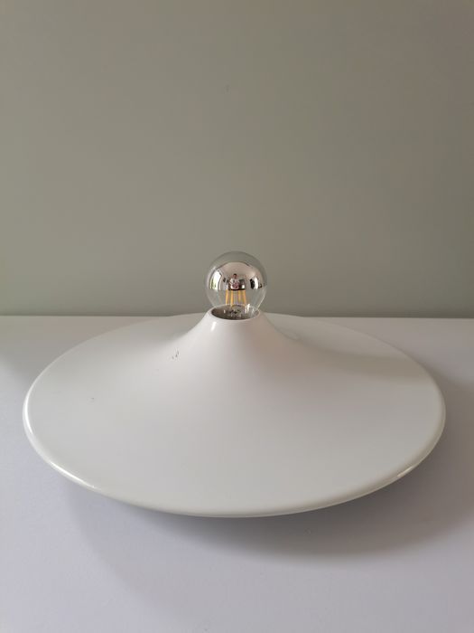 "Disco" wall lamp designed by Gianluigi Gorgoni for Stilnovo 1970