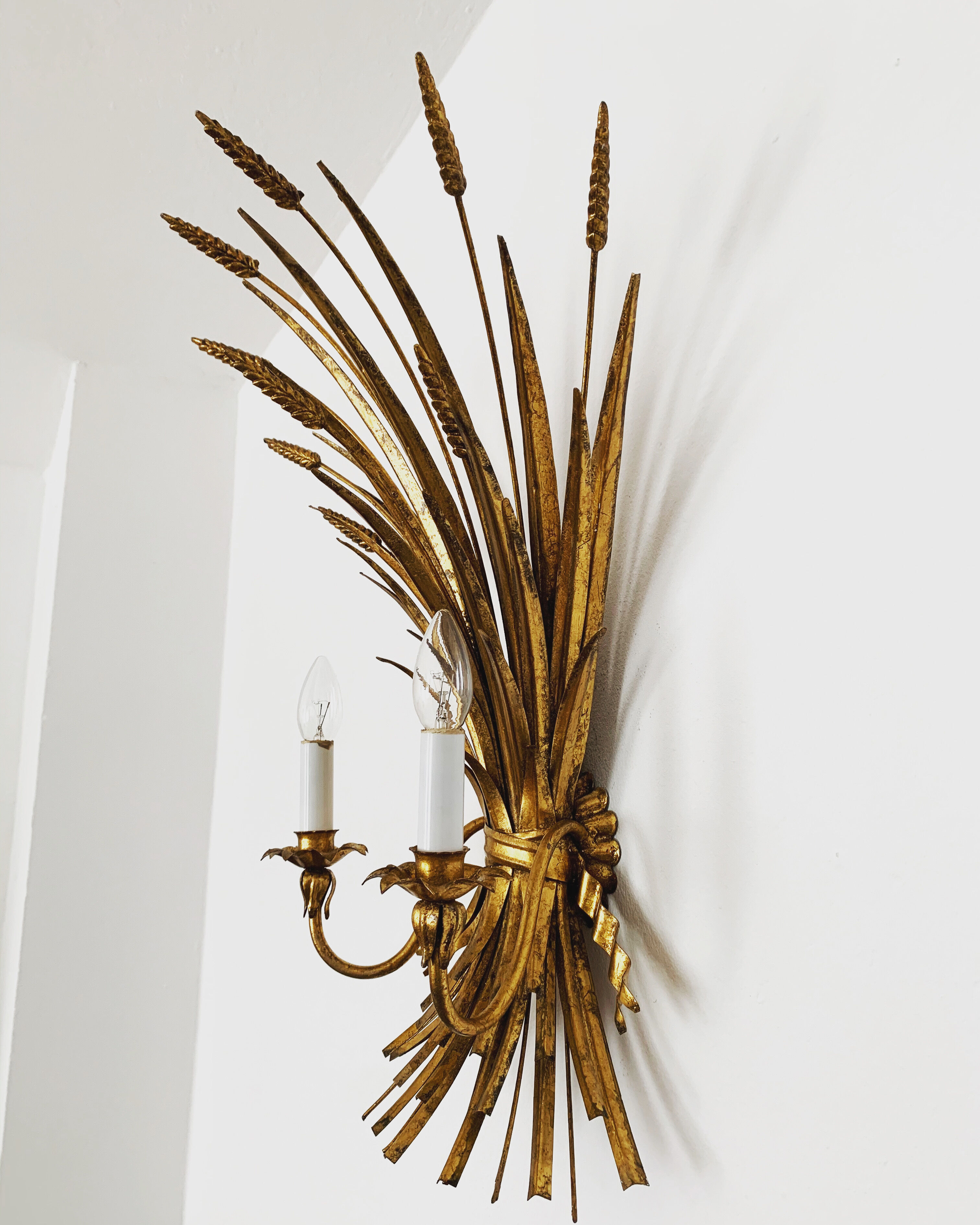 Gilded Italian Hollywood Regency metal wall lamp by Hans Kögl
