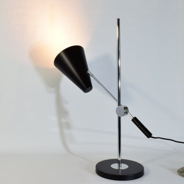 Adjustable desk lamp large model chrome and black, 71 cm.