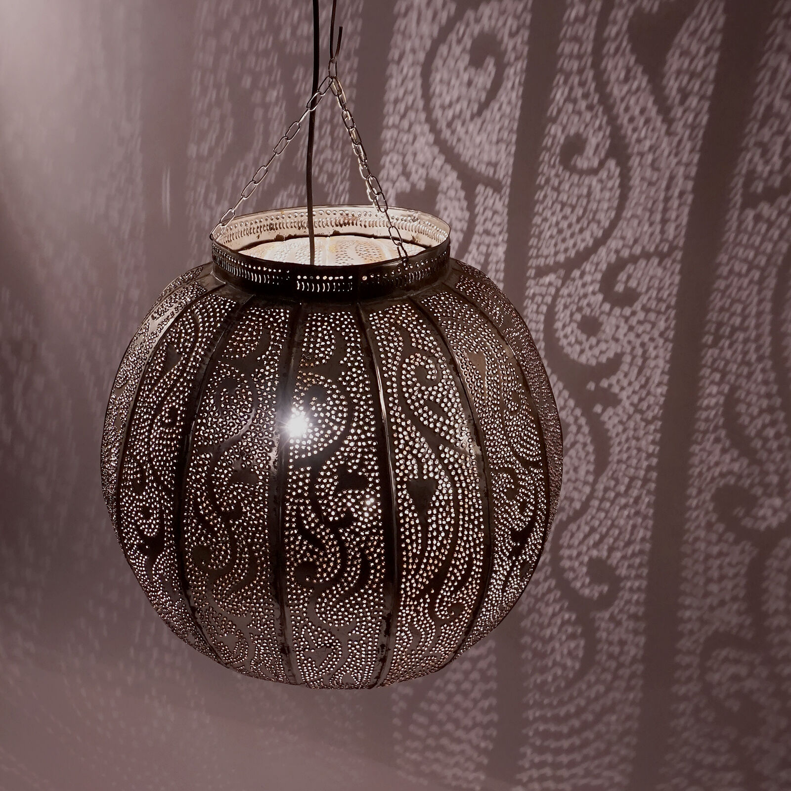 Openwork pendant lamp