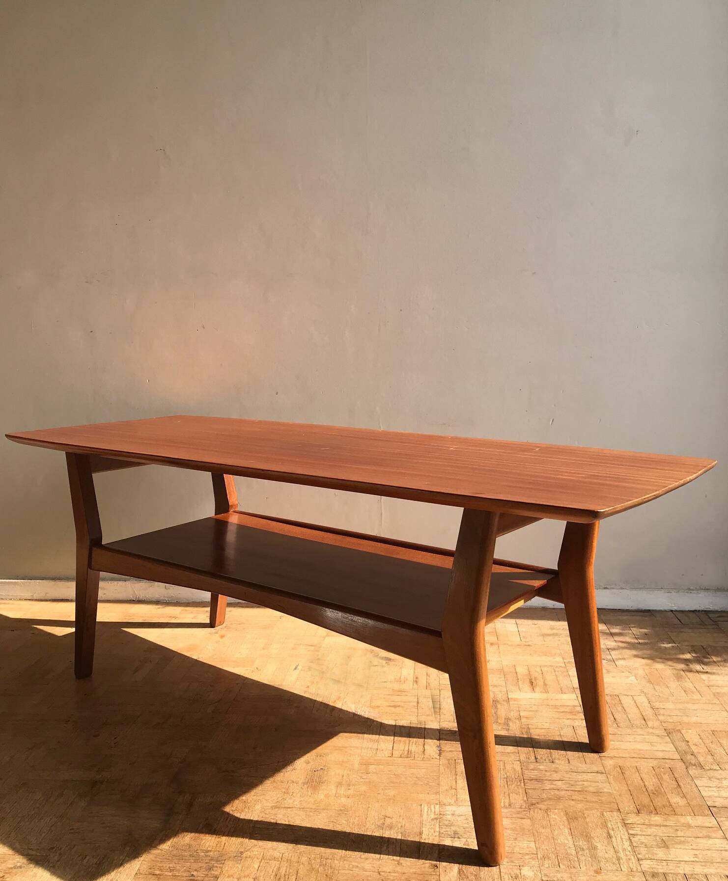 Table basse en teck des années 1960