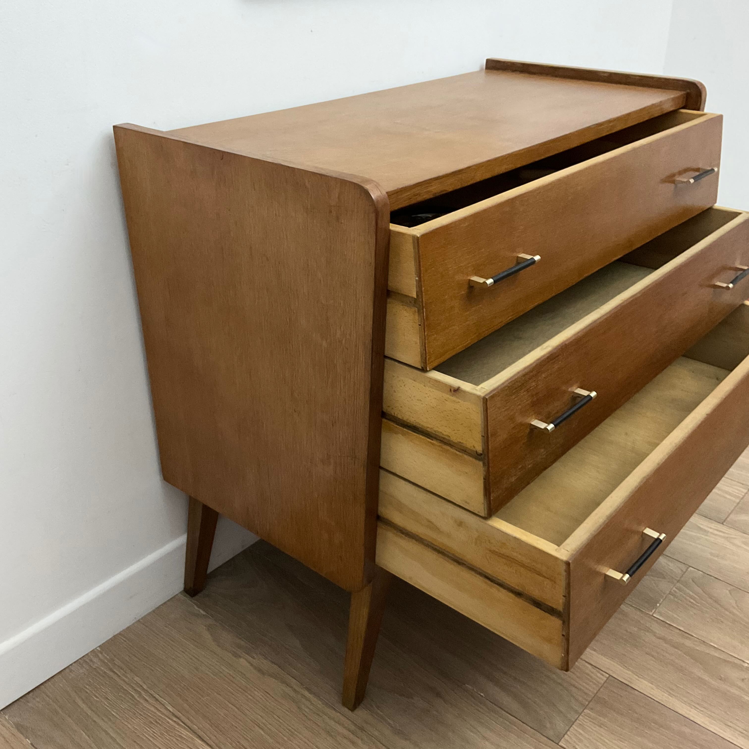 Chest of drawer compass feet
