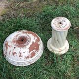Jardinière en terre cuite sur colonne à motif