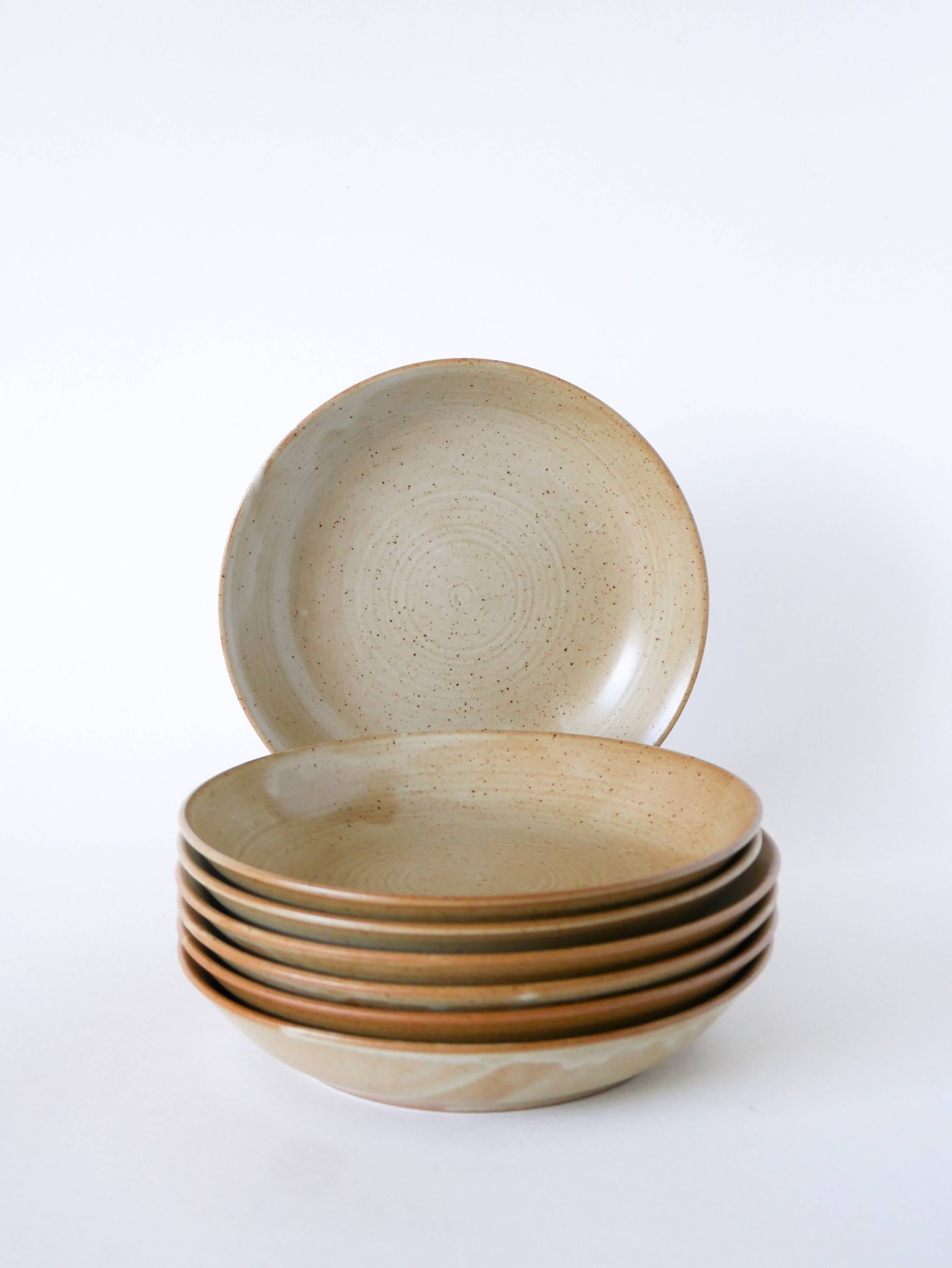 Set of 7 small deep brunch plates in glazed stoneware, 1970 - 19 cm