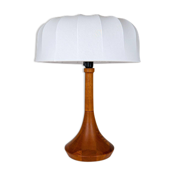 Mid-century table lamp in solid teak by Lisbeth Brams, Denmark, 1960s.