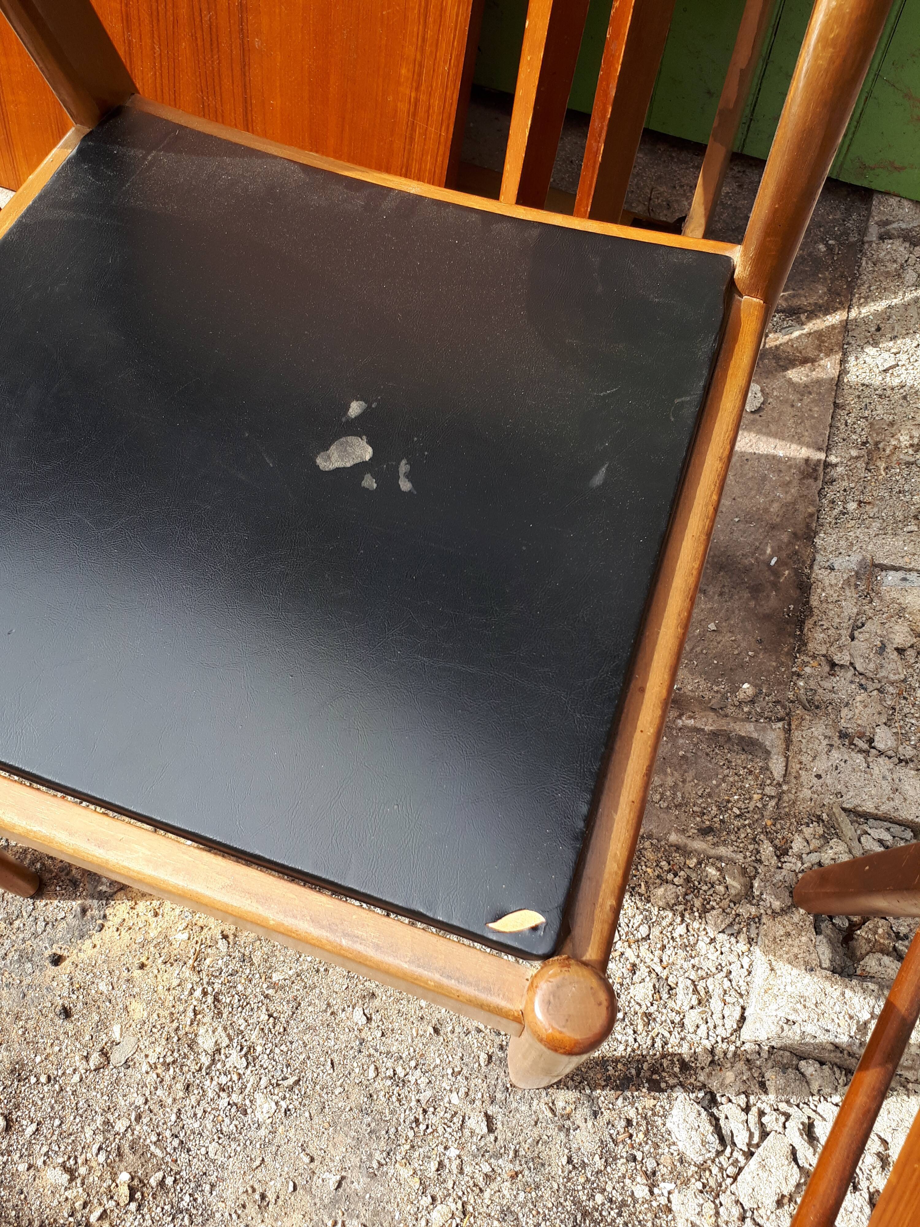 Lot of 6 Scandinavian chairs