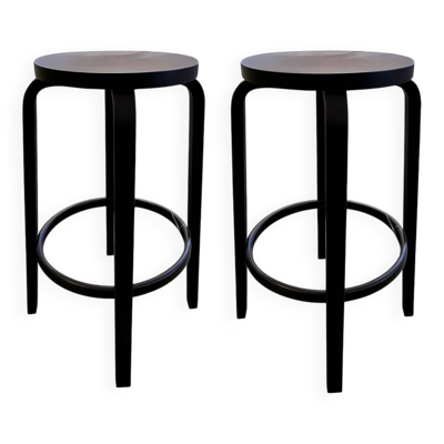 Lot de 2 Tabourets Artek 64 – Design Alvar Aalto - Circa 1990