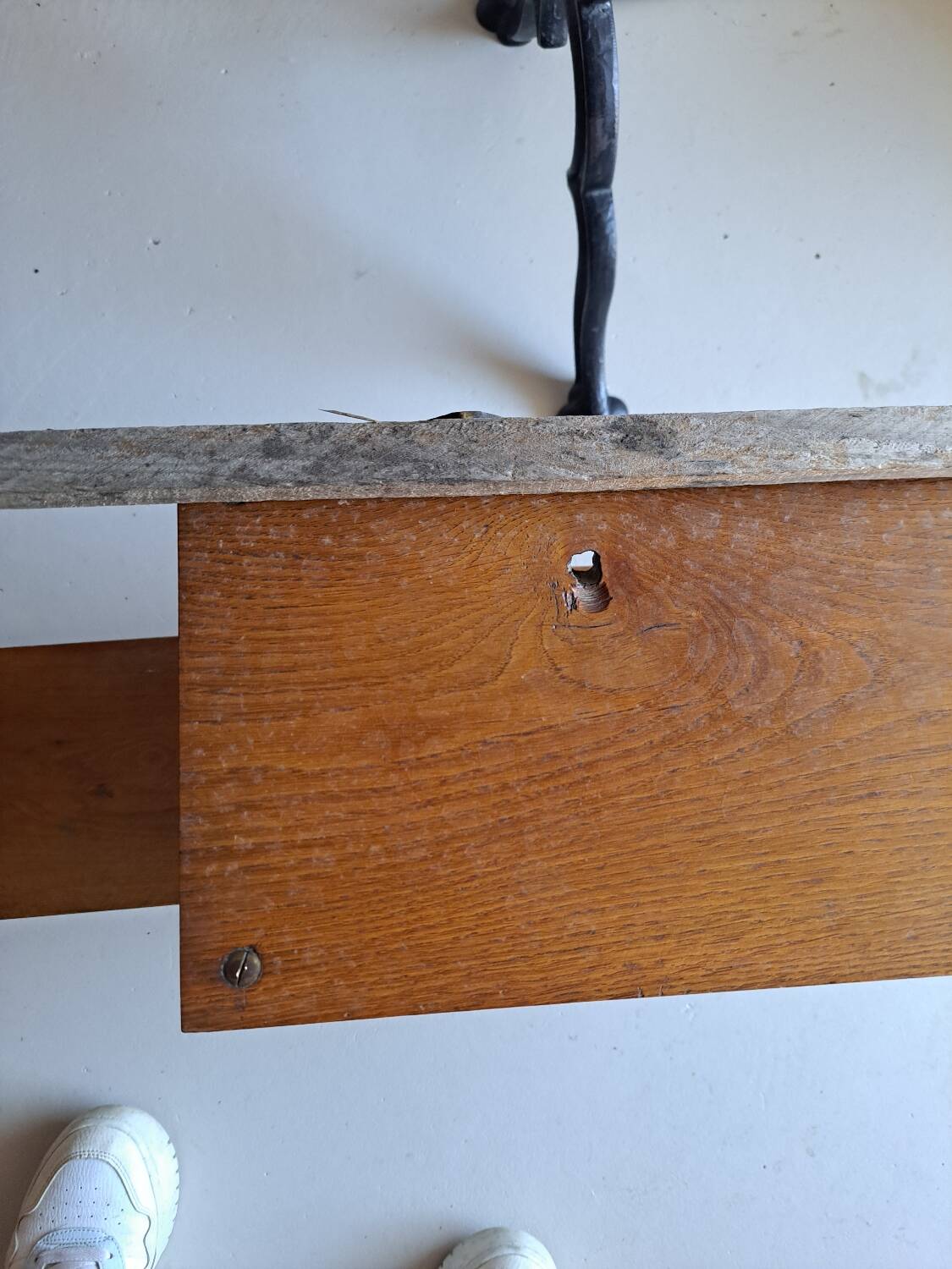 Wall shelf in oak and copper from the 50s