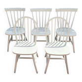 Set of 5 white wooden chairs