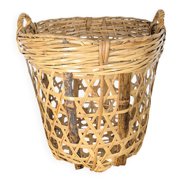 Panier en bambou tressé