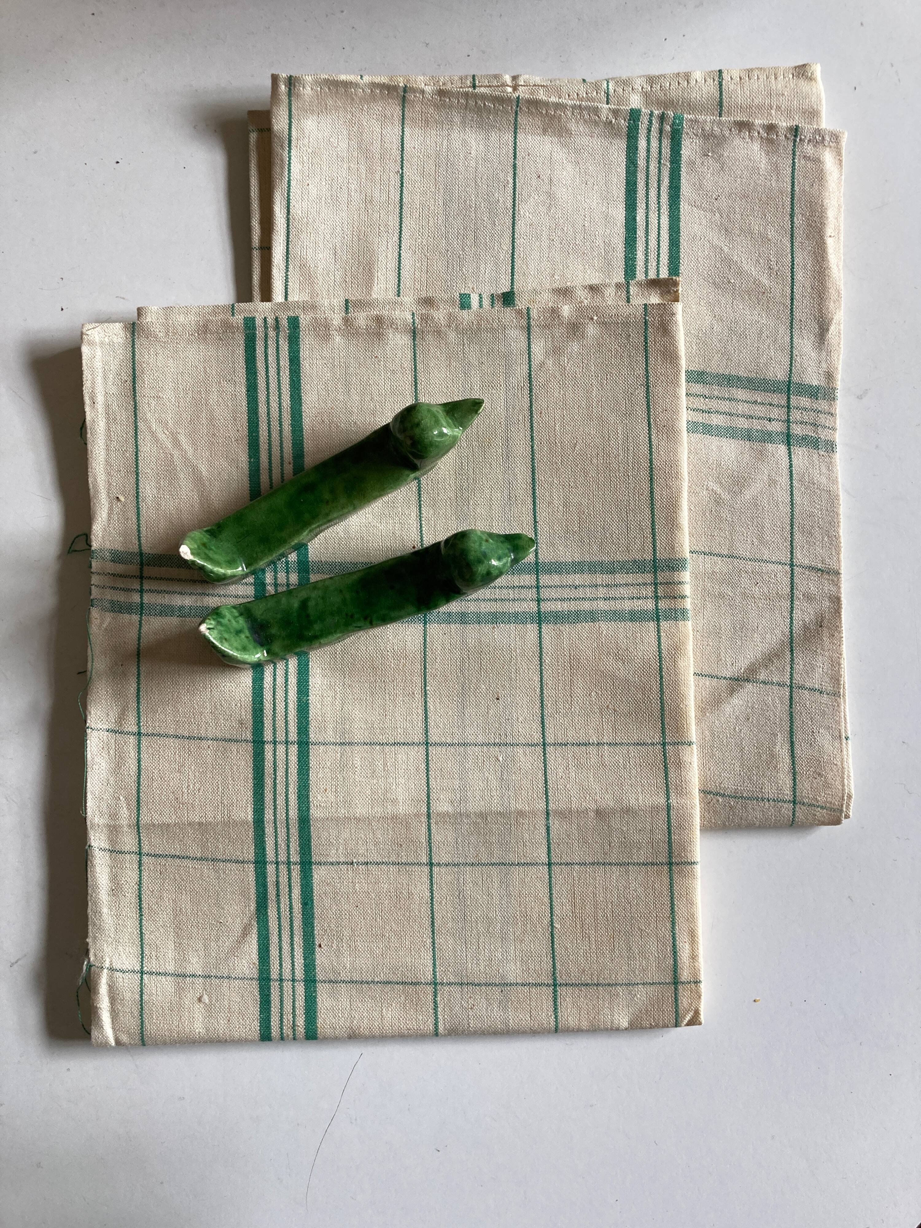 Set of 2 linen reserve towels 1960