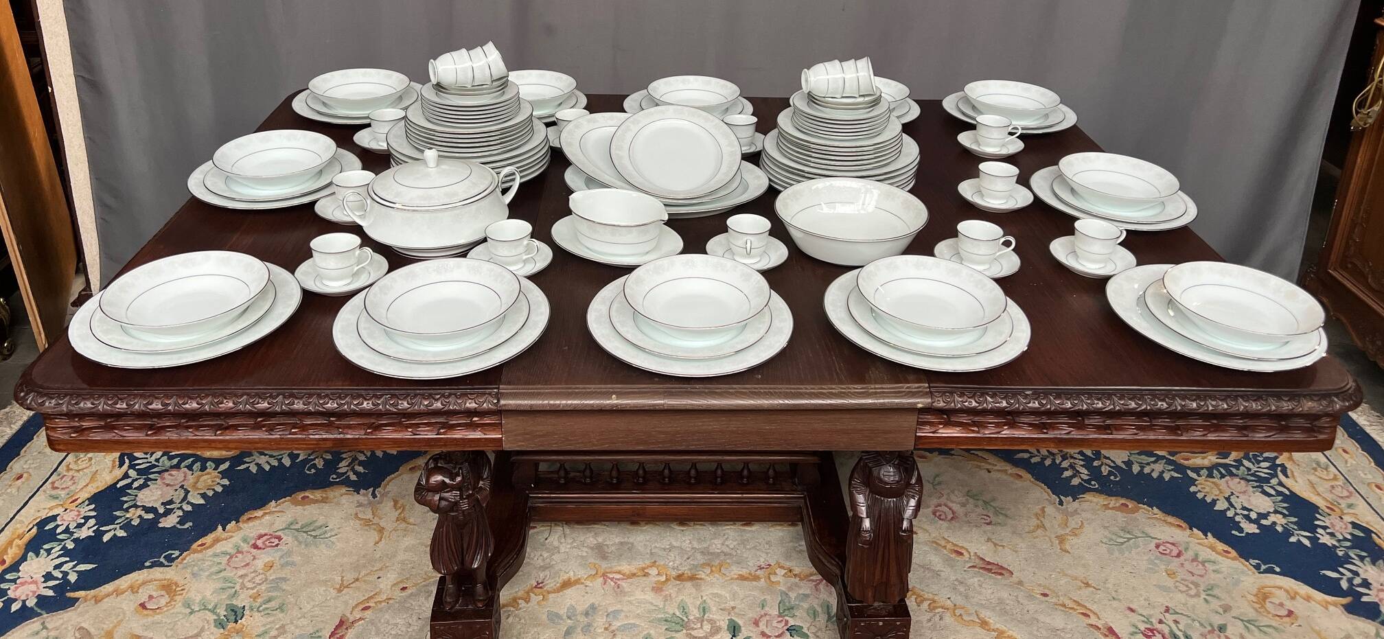 Service de table en porcelaine Noritake, 114 pièces