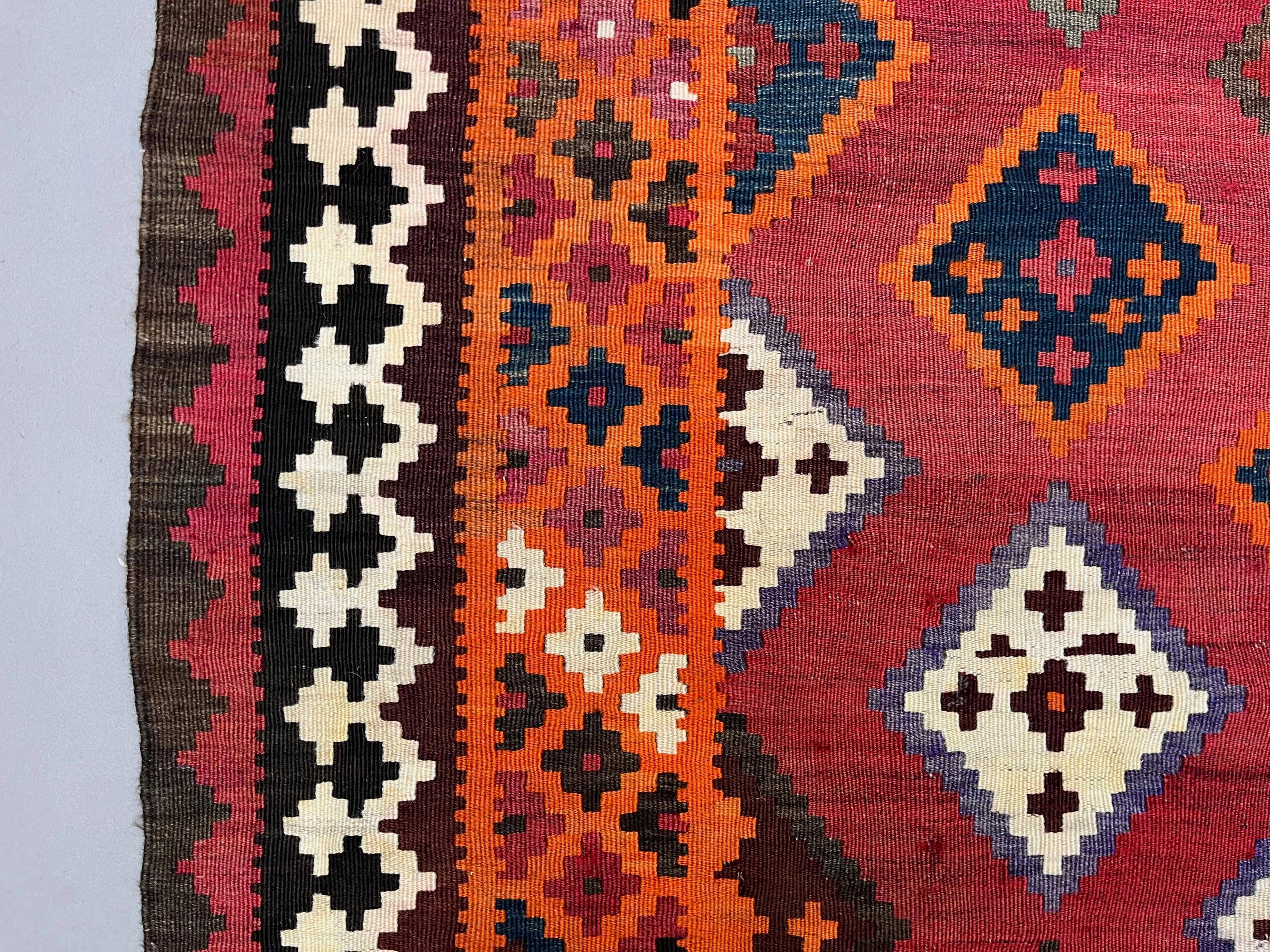 Vintage Persian Qasgai Kilim 270x163 cm Wool Kelim Rug Large Red, Black, Colorful