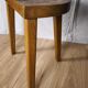 Tabouret en chêne gougé