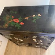 Cabinet en laque de Pékin en pierres dures & nacre Manufacture Jinlong