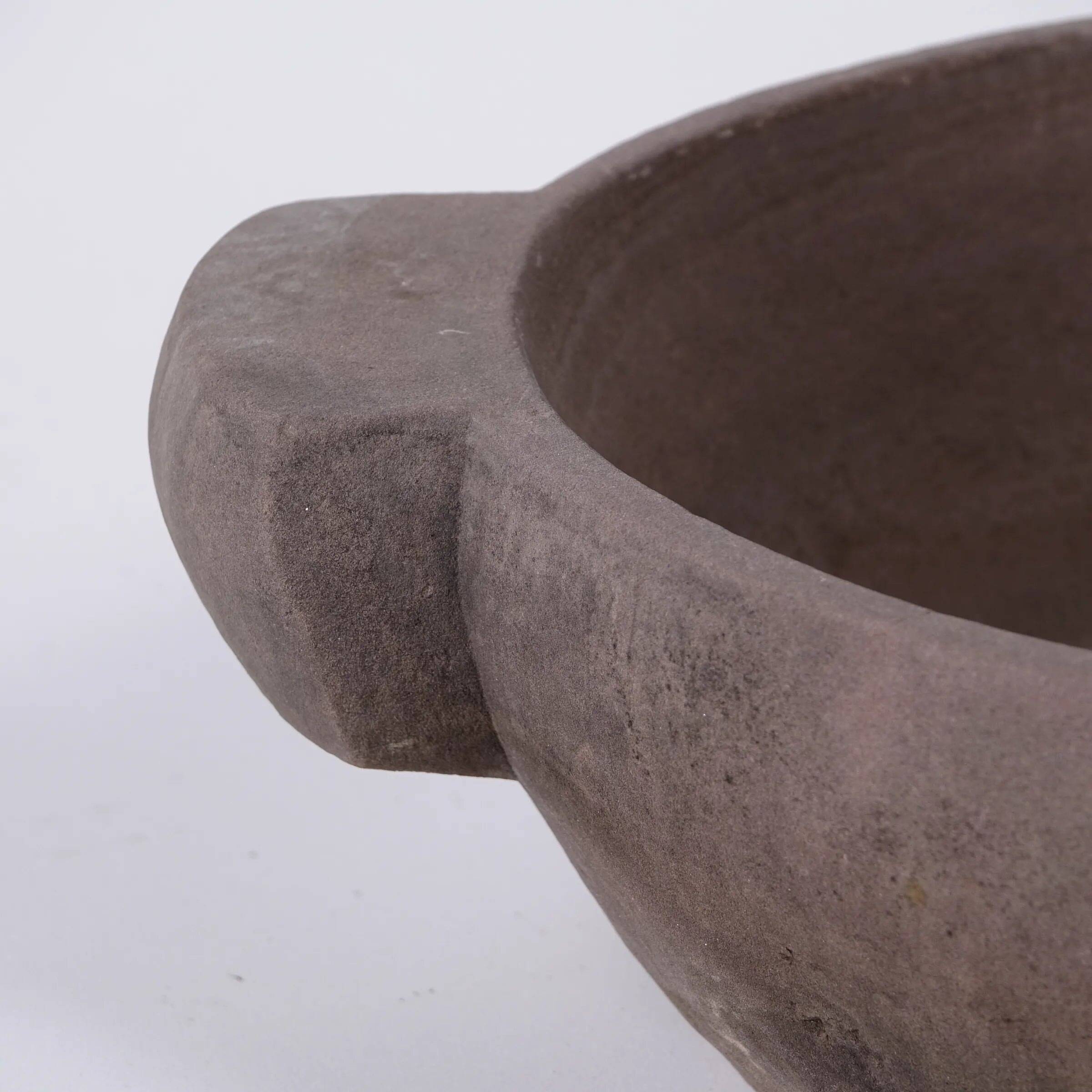 Narwa – Antique Indian red sandstone basin no. 1