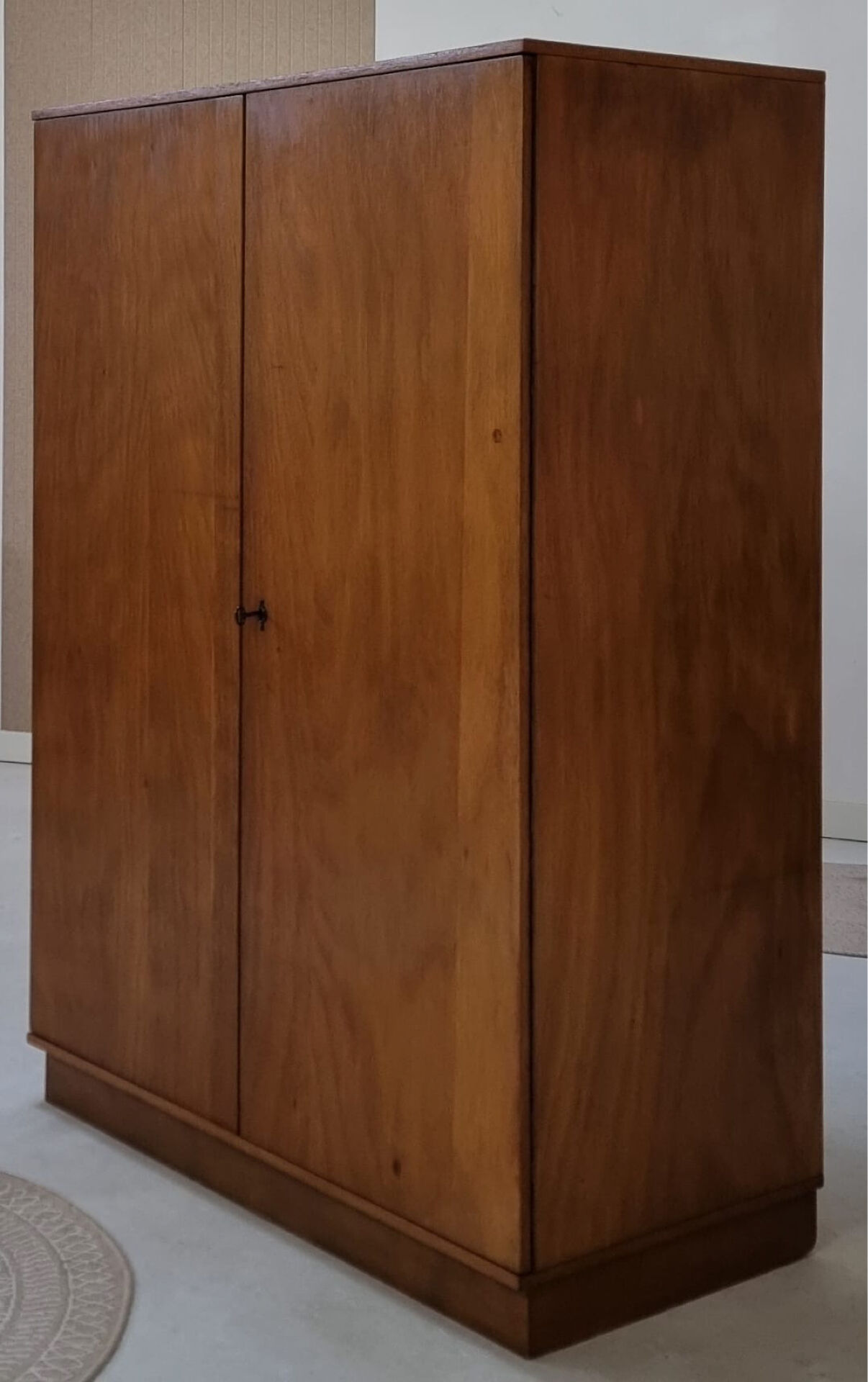 Armoire du milieu du siècle