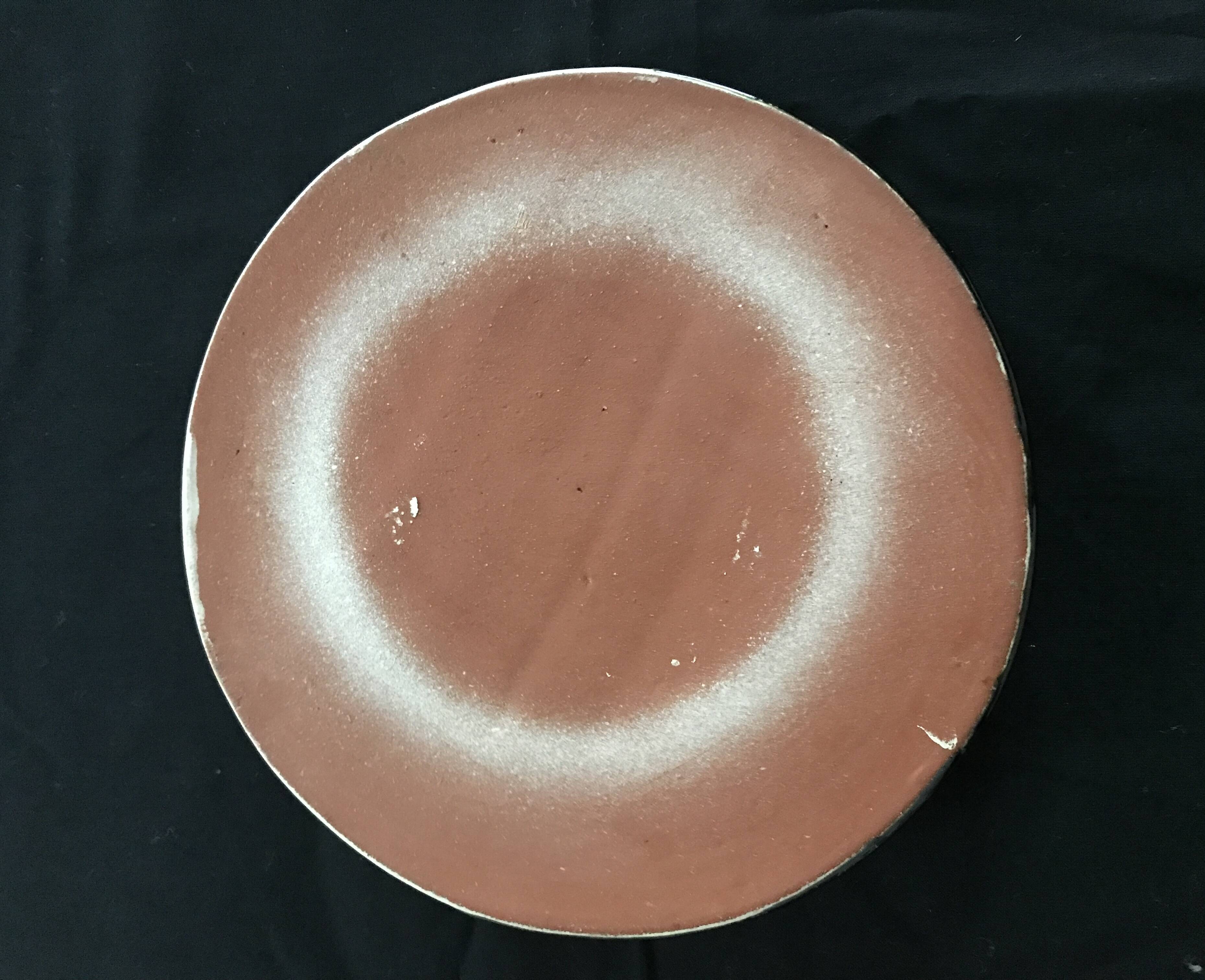 Medium two-tone ceramic dish