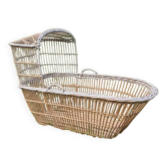 Large rattan cradle