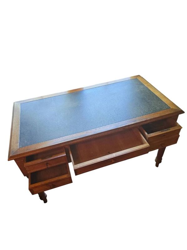 Bureau plat ancien en chêne et cuir noir, style Louis-Philippe
