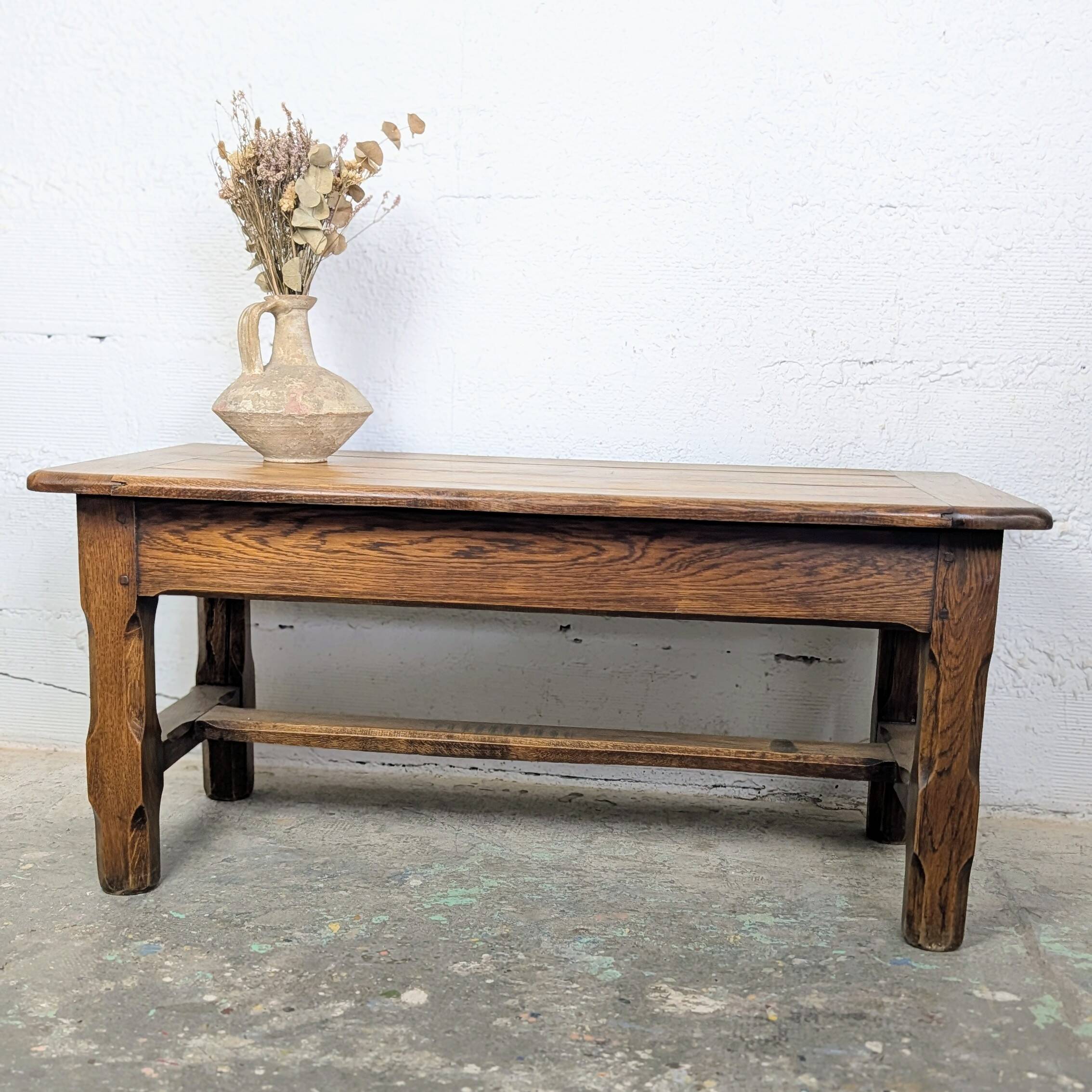 Farmhouse coffee table in solid oak