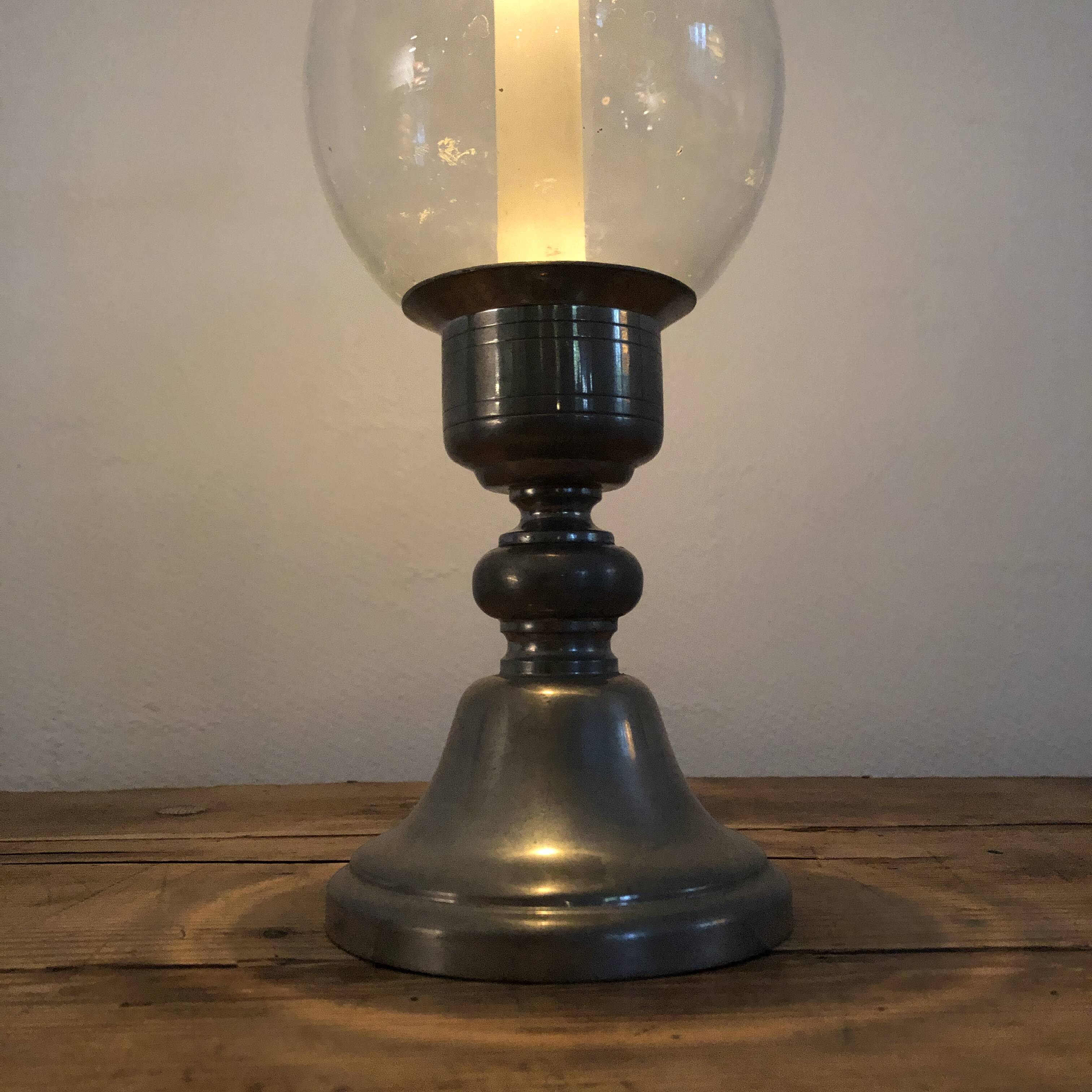 Tealight holder