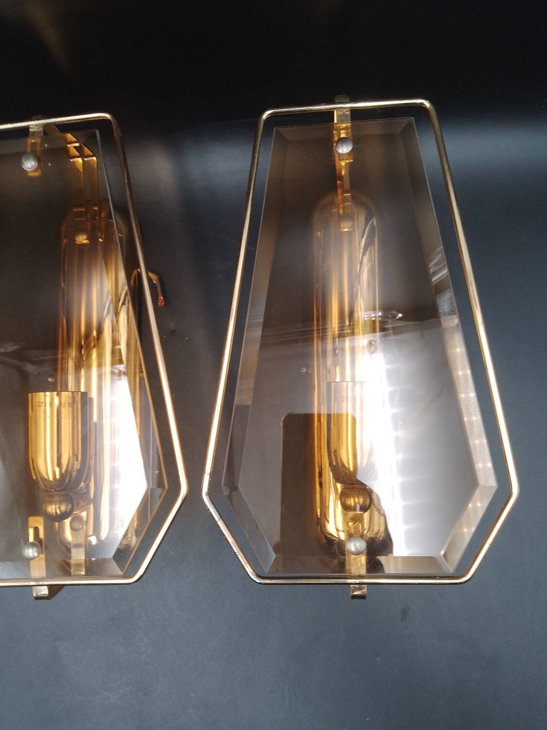 Triple vintage wall lights in brass and beveled glass to be electrified E14