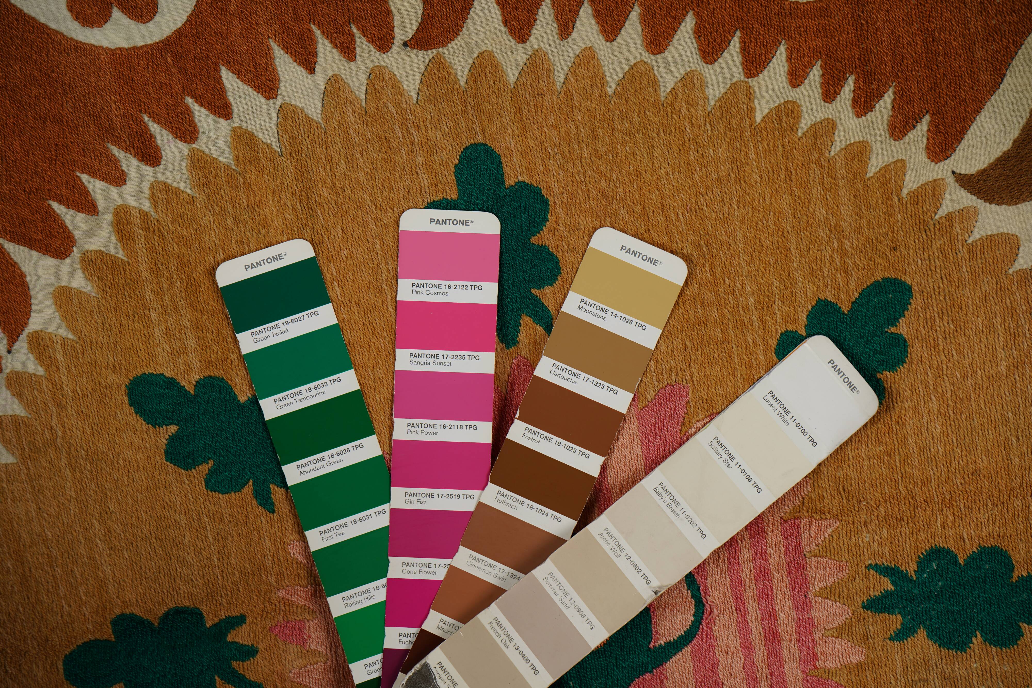 Vintage Turkish hand-knotted rug 130x136 cm