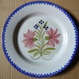 Assiette ancienne à décor floral