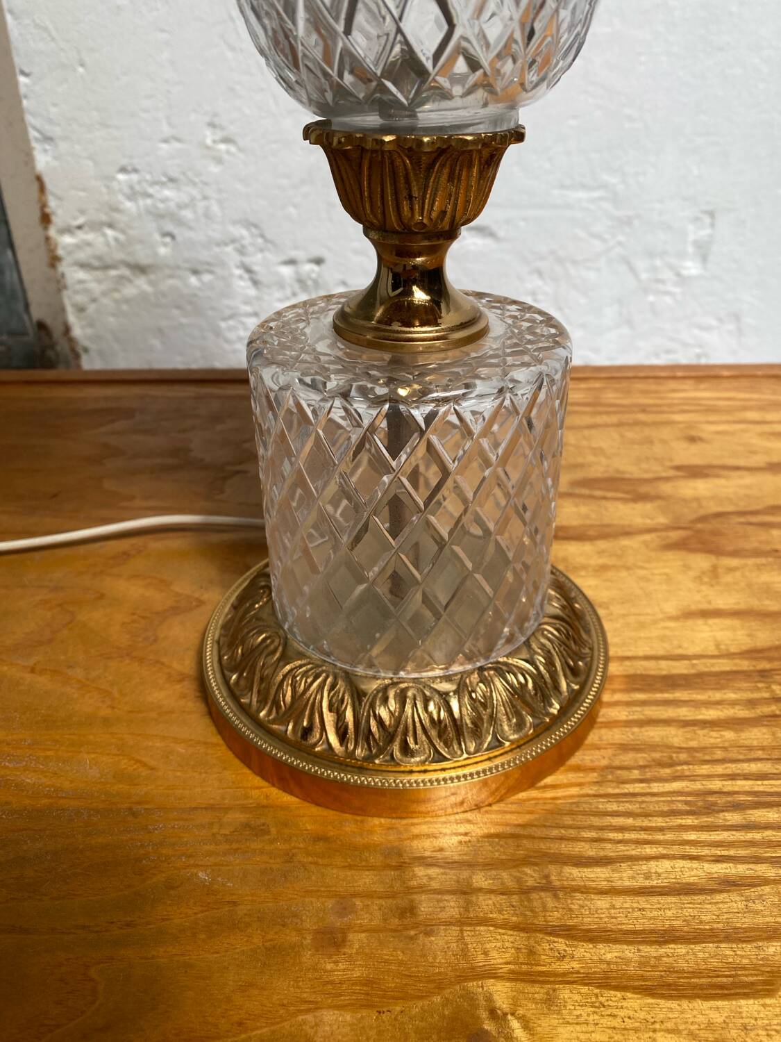 Glass table lamp with brass