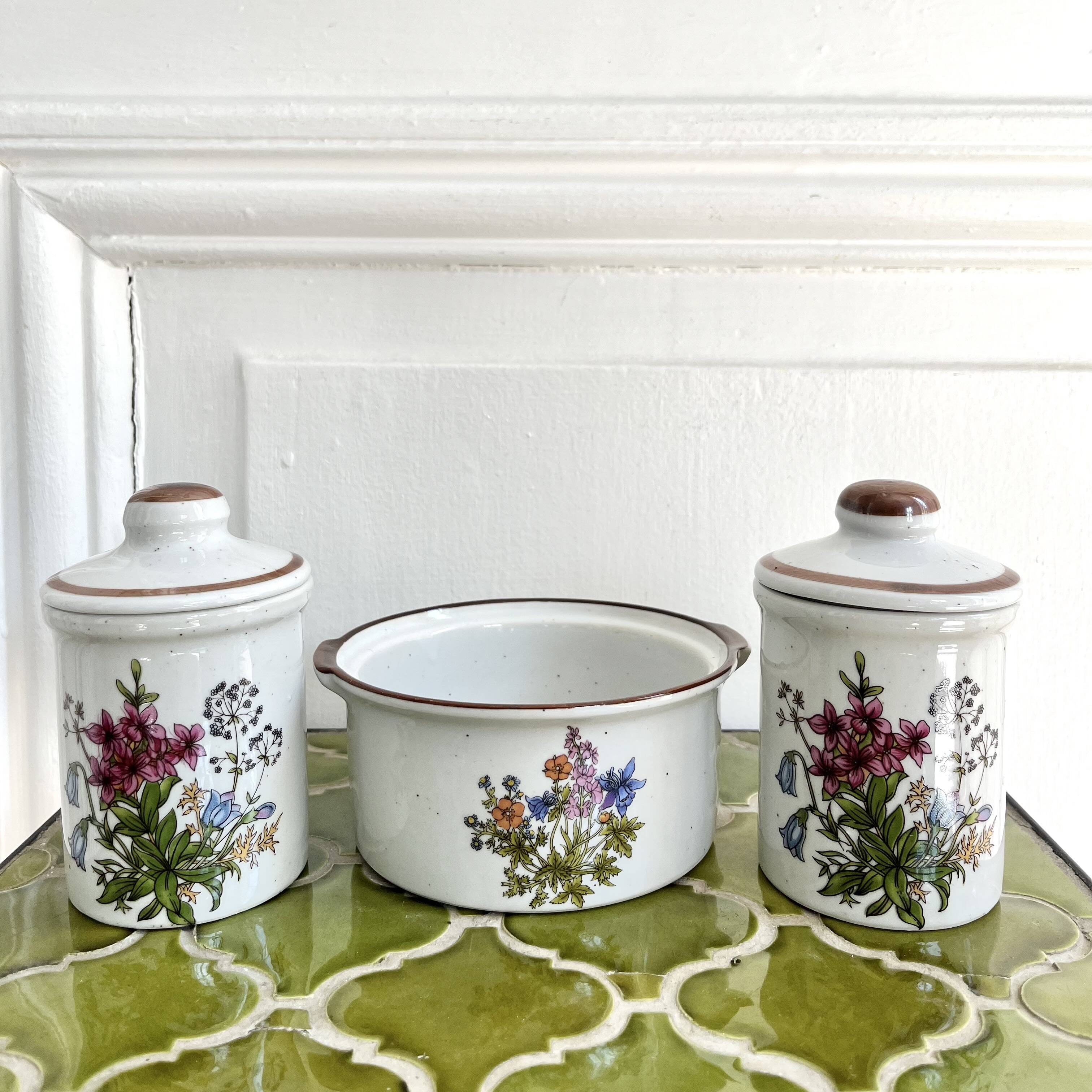 Ceramic flower or herbarium pots