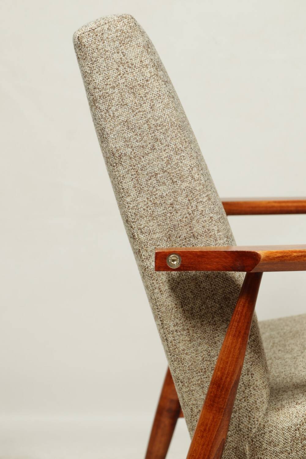 Scandinavian armchair and footrest granola beige concluded by H.Lis 300-190