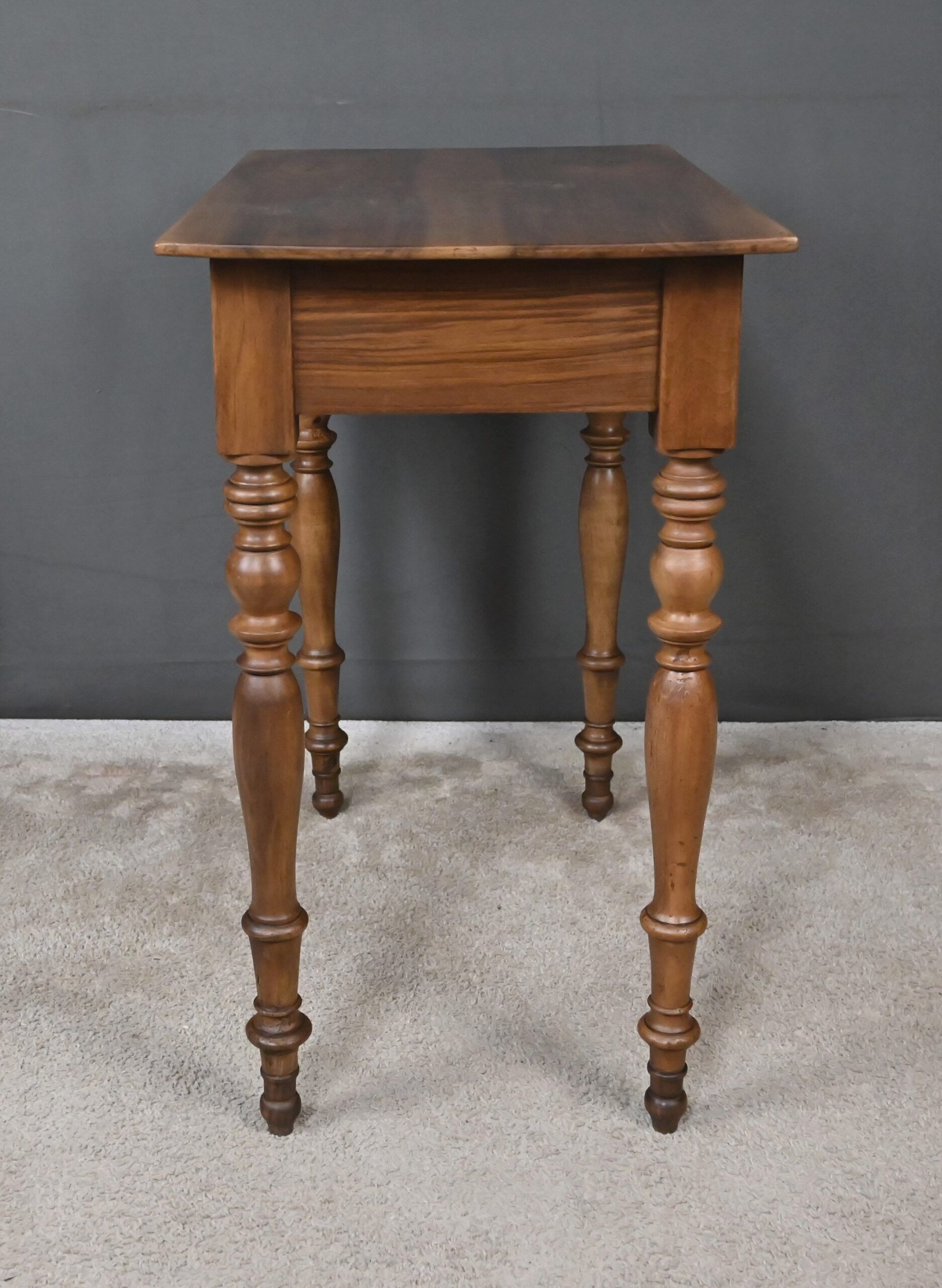 Small walnut desk table, Louis-Philippe style – 19th century