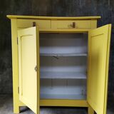 Buffet parisien jaune