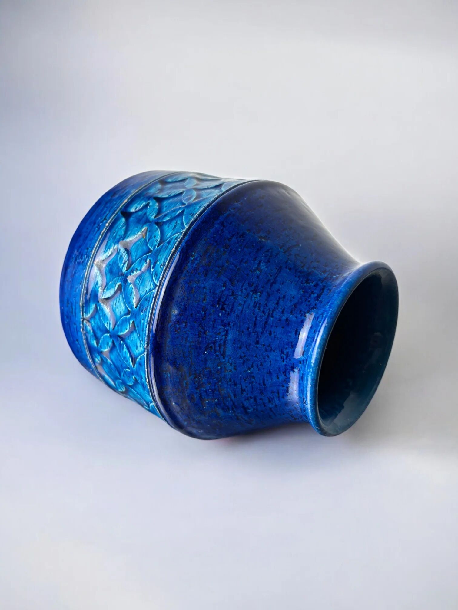 Vase en céramique bleue par Aldo Londi pour Bitossi, Italie, années 1960.