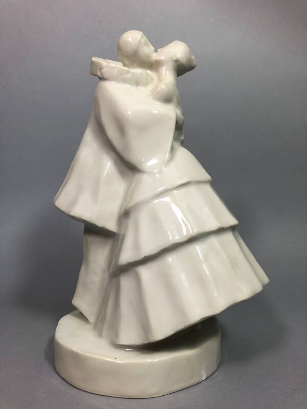 LE BAISER par Edouard Marcel Sandoz en porcelaine de Limoges Haviland