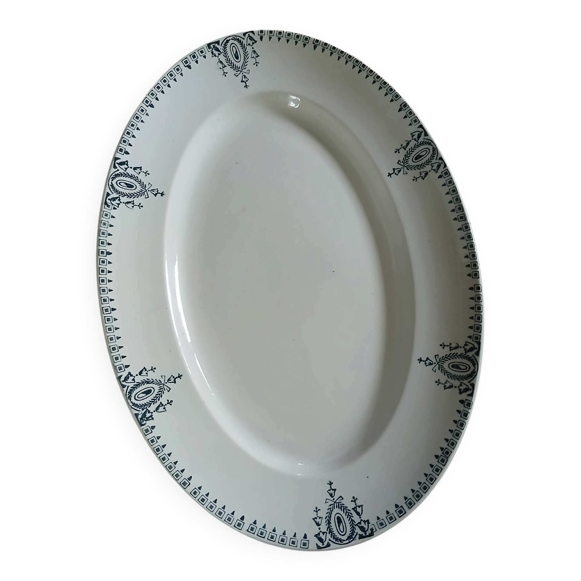 Oval plate in ironstone