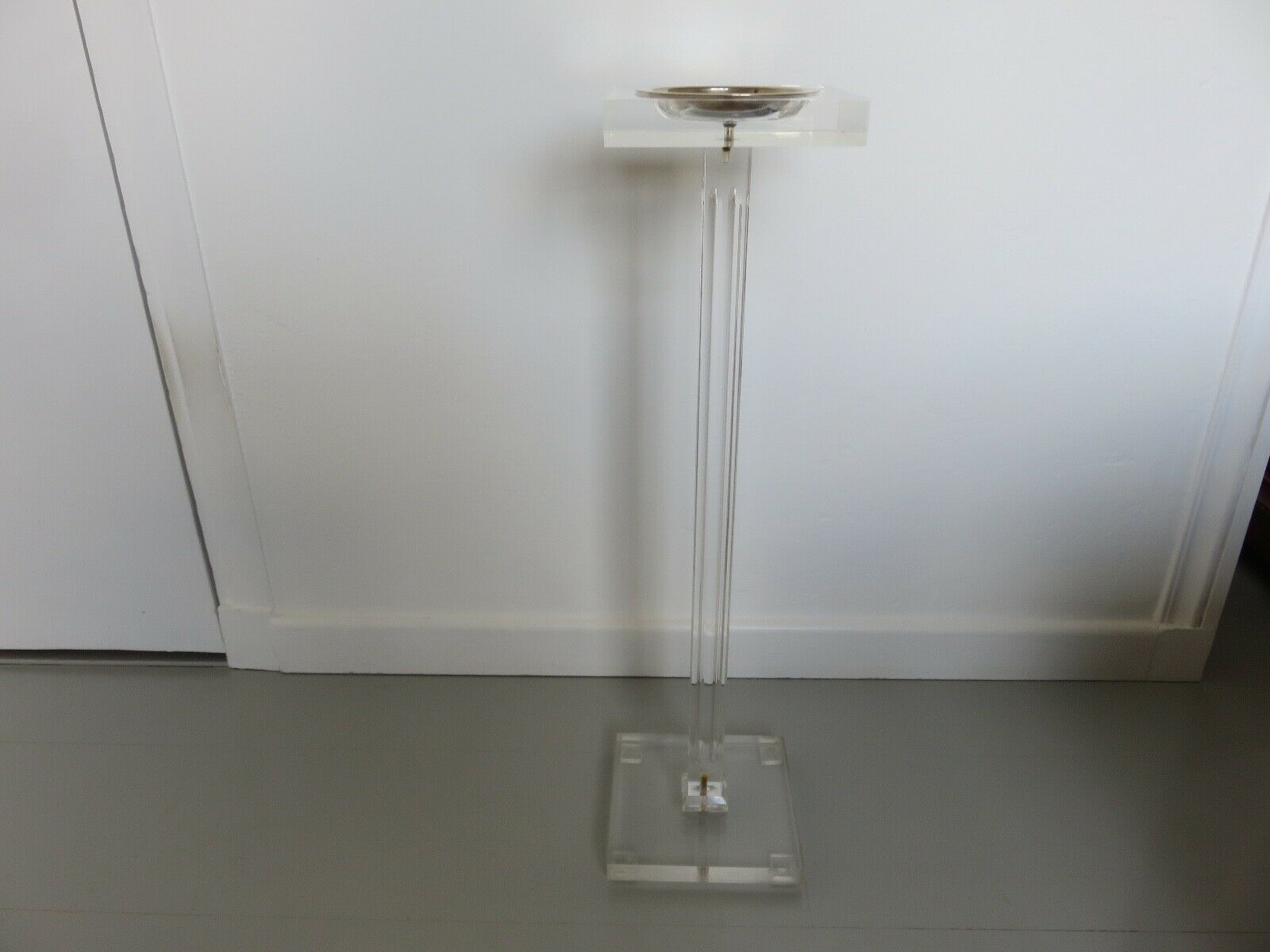 Standing ashtray, Roche Bobois, in plexiglass 70s 80s