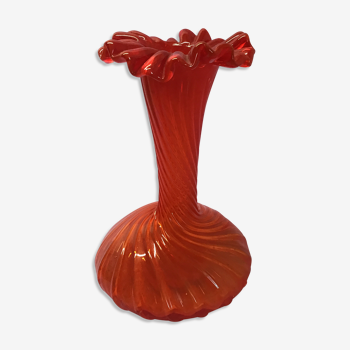 Twisted glass vase