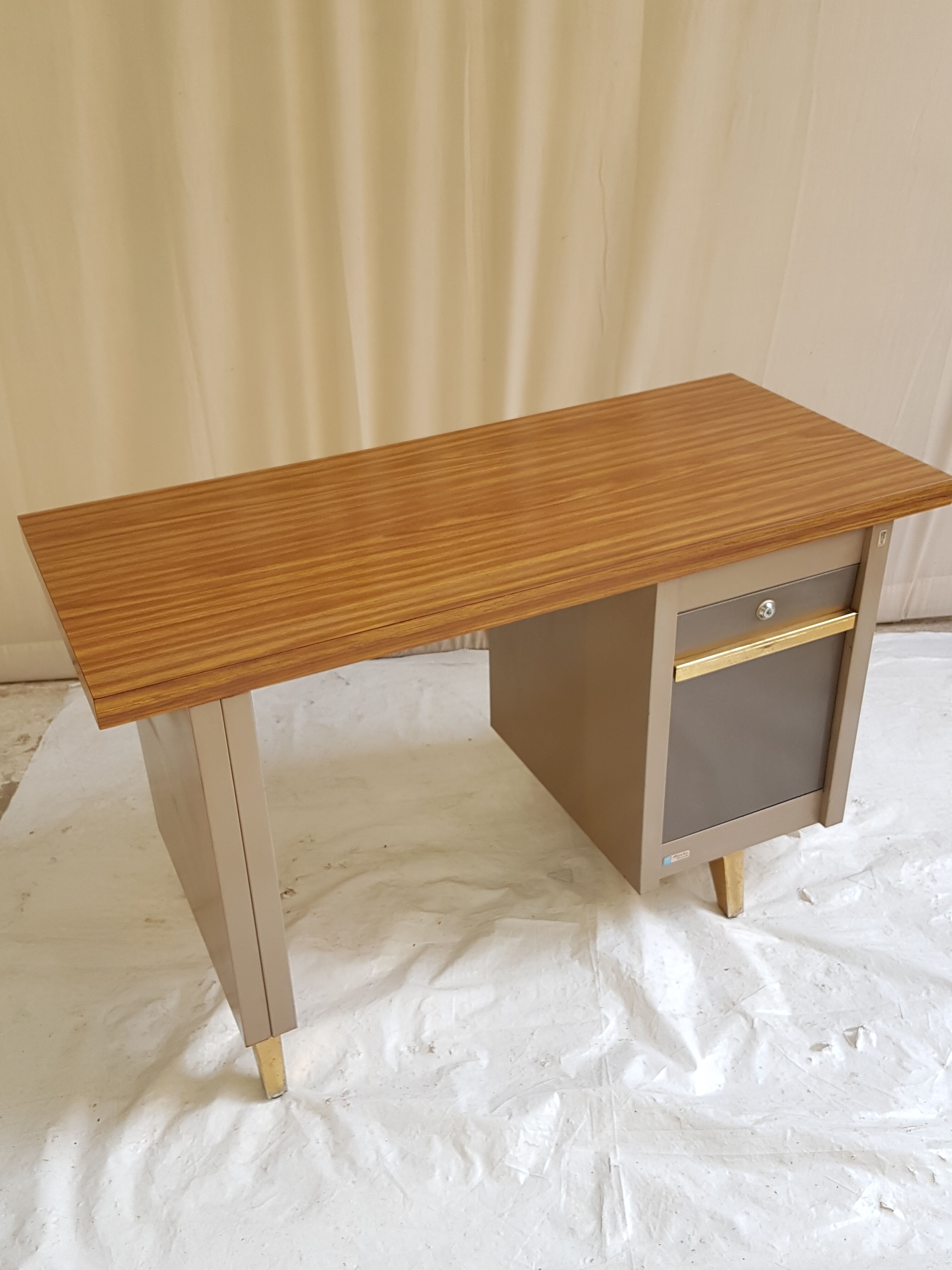 Metal desk vintage 60s
