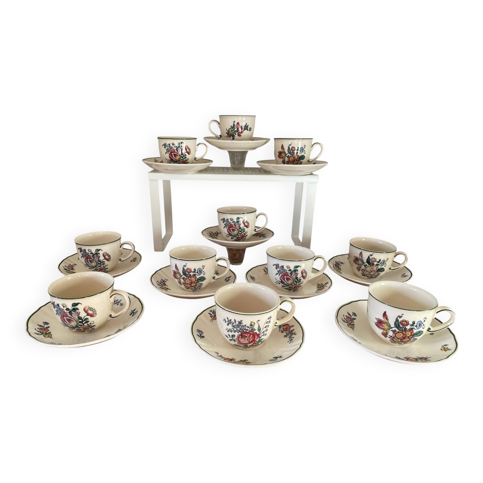 Service de tasses à café anciennes  en faïence de Villeroy & Boch