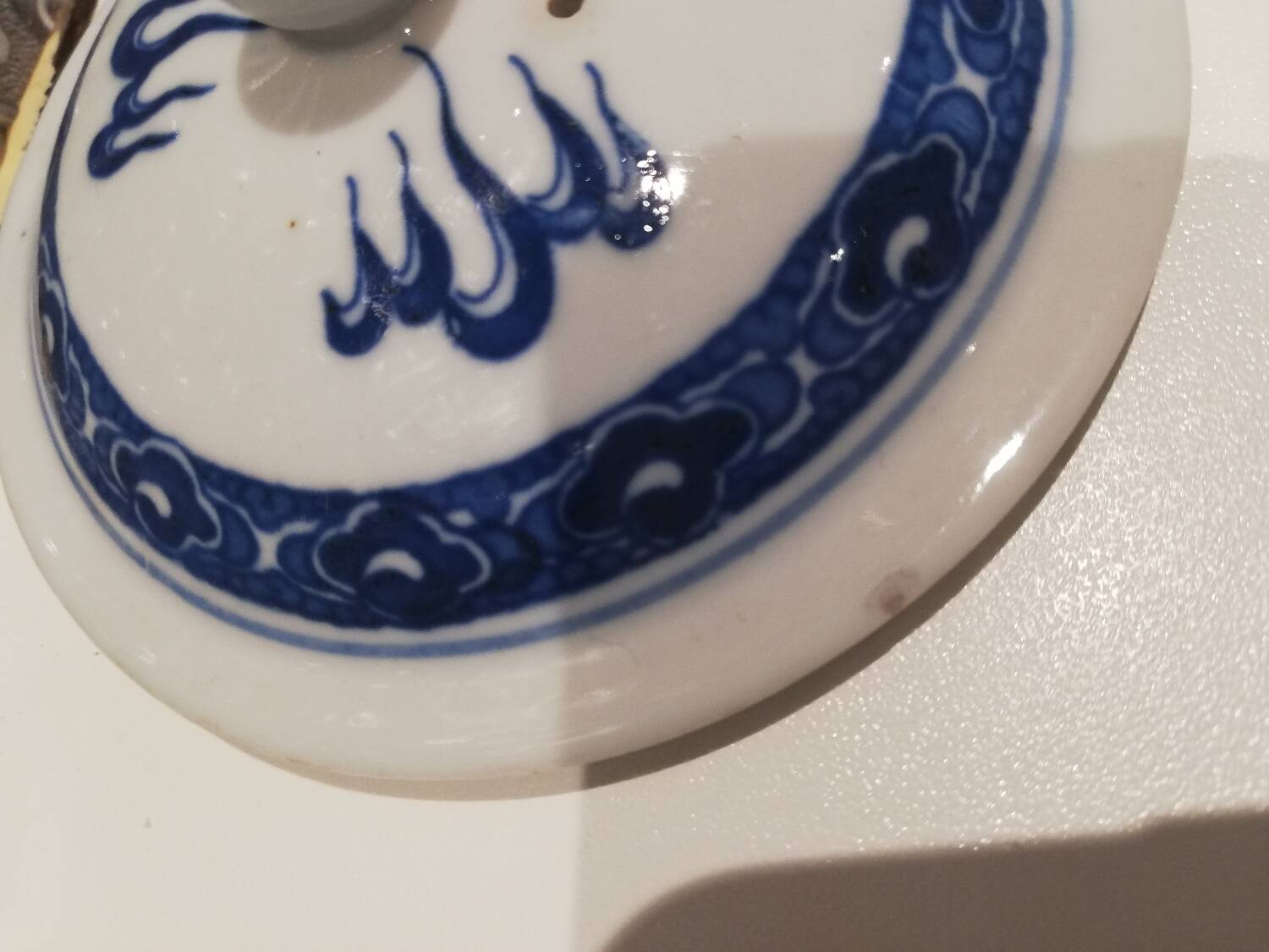 Tea mug with Chinese lid.