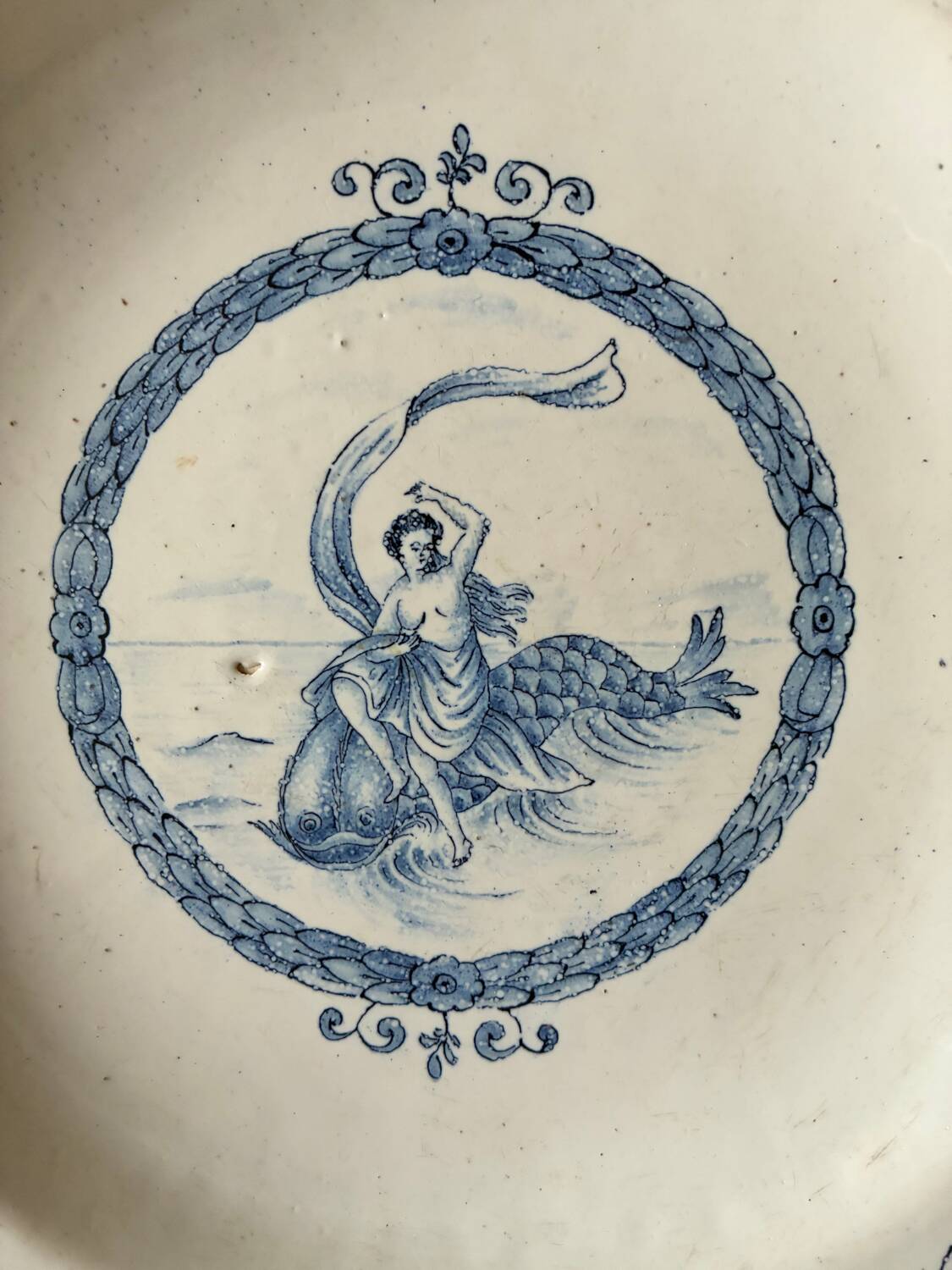 Plat Delft Néréide XVIIe