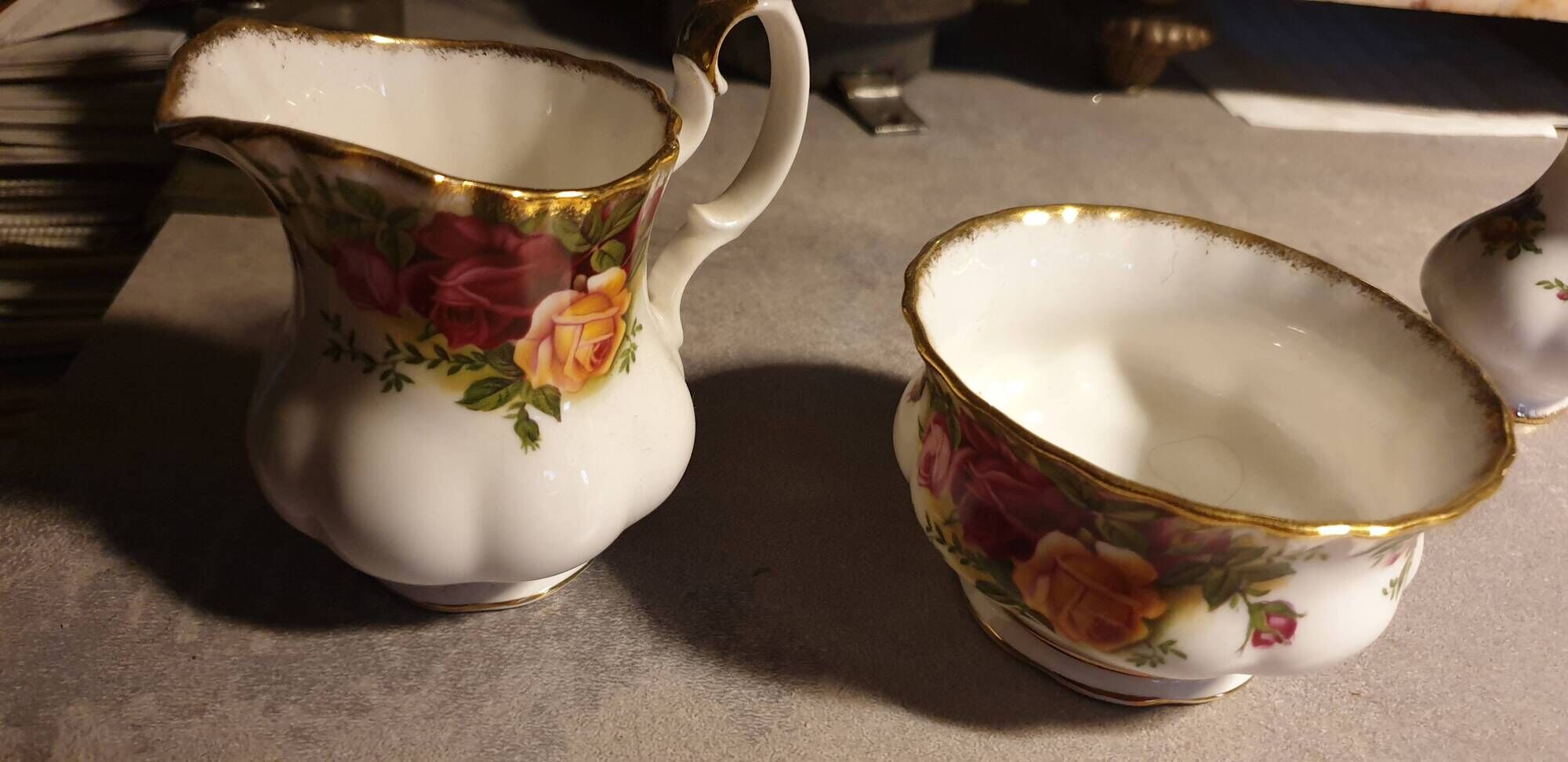 Old Country Roses fine porcelain creamer and bowl - Royal Albert -