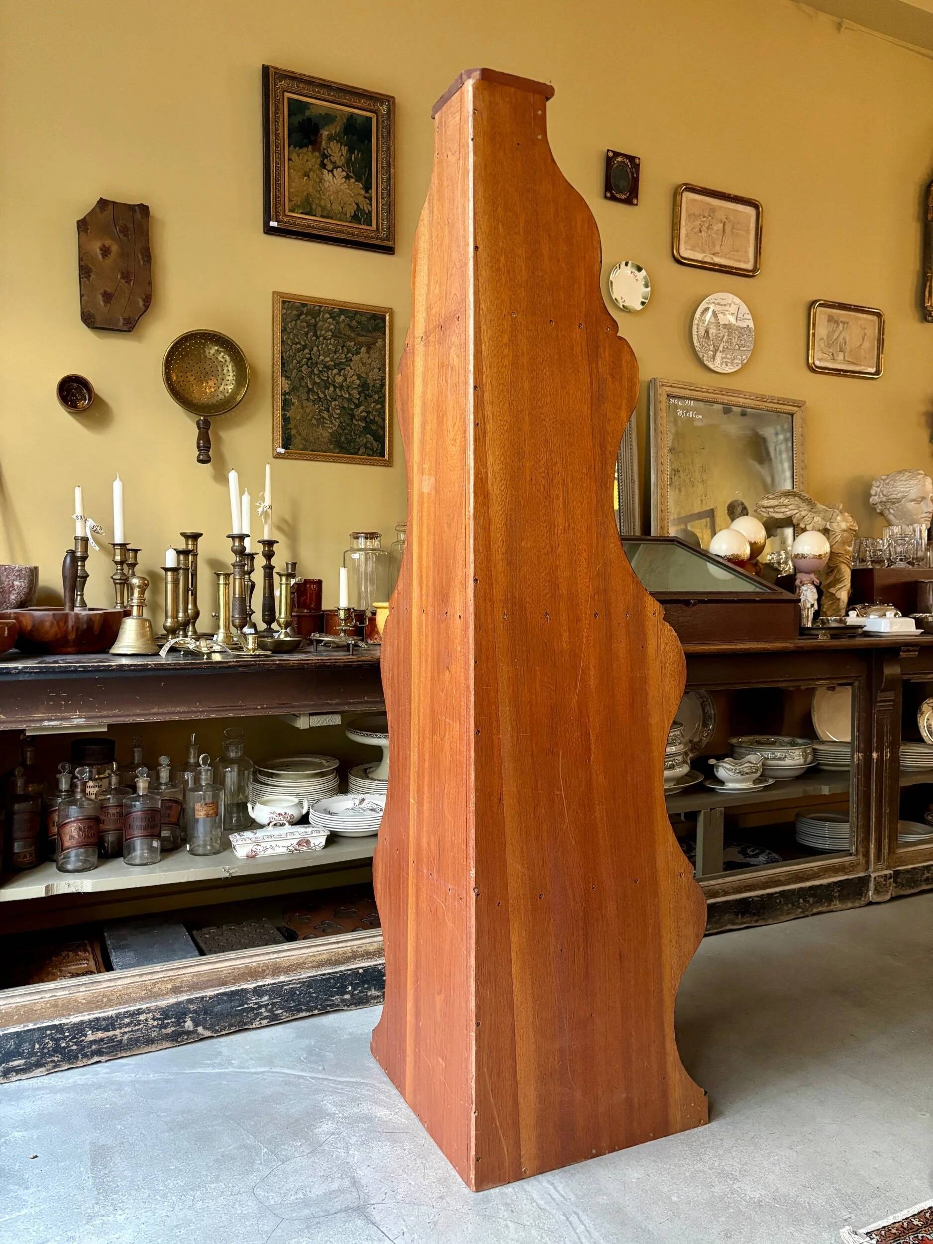 Dark wood corner unit, black and red