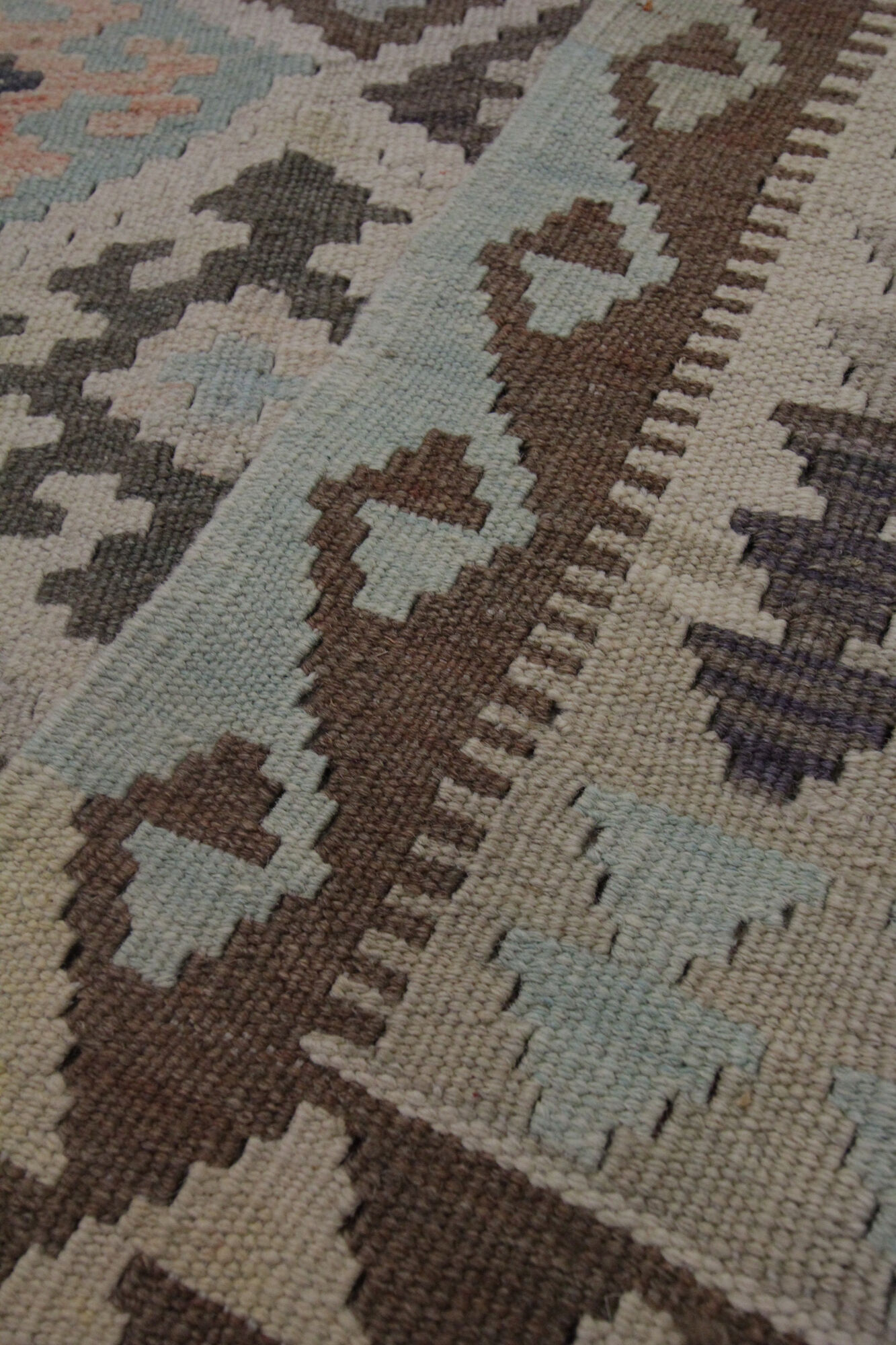 Traditional Afghan Kilim Rug Symmetrical Geometric Wool Area Rug- 104x141cm