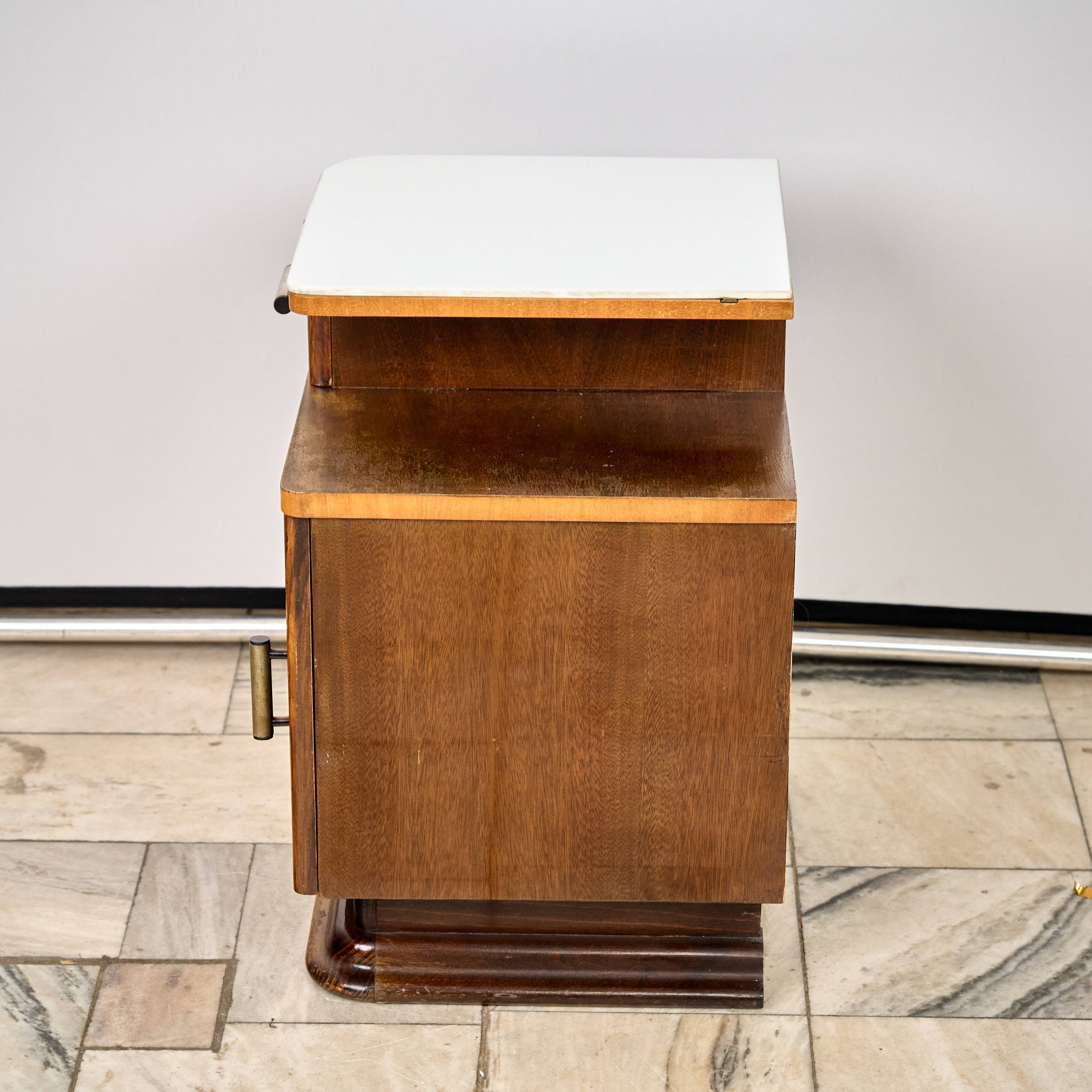 Set of Two Art Déco nightstands, by Jindřich Halabala, 1940s Czechoslovakia