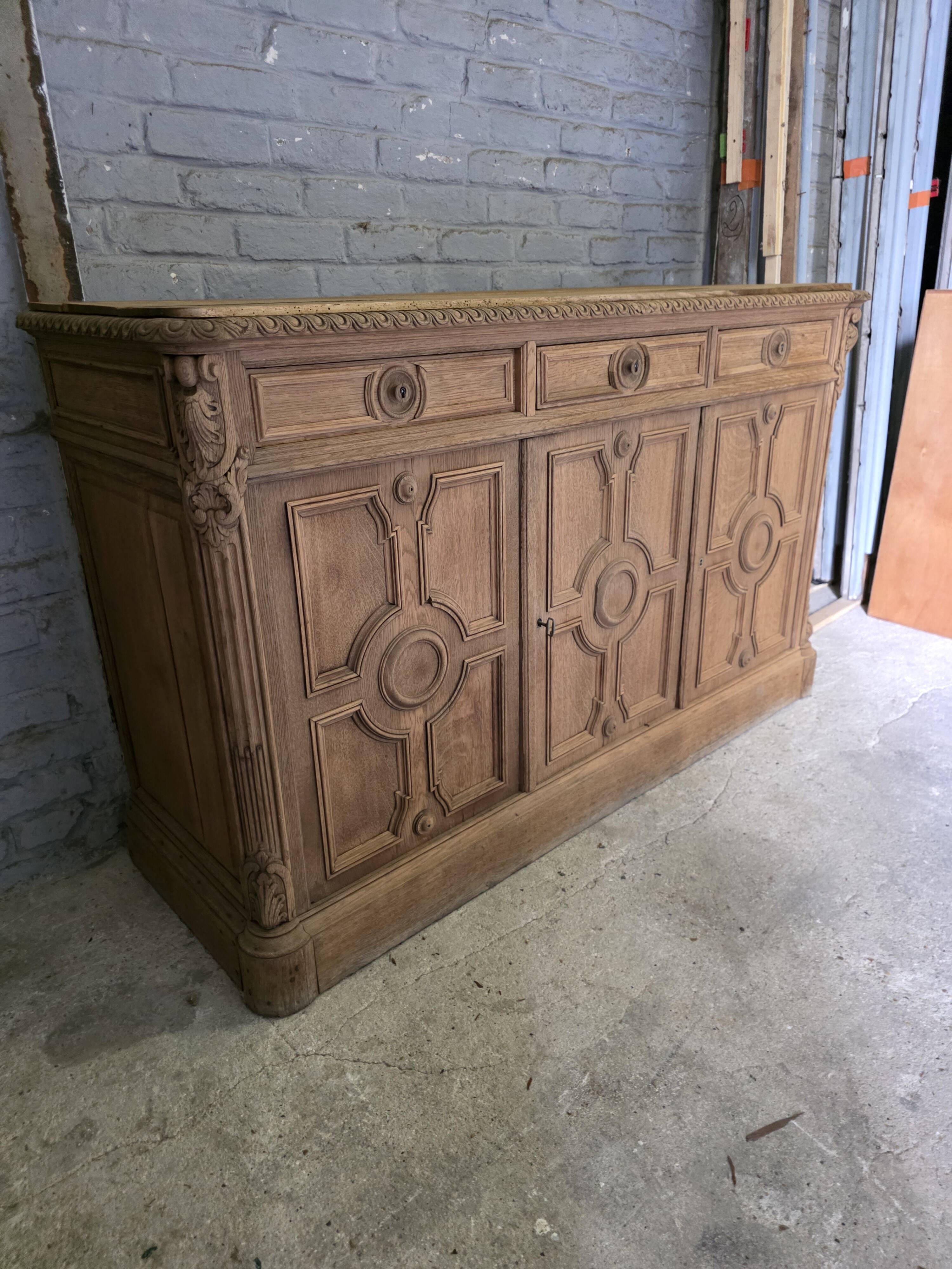 Buffet bas en chêne du XIXème